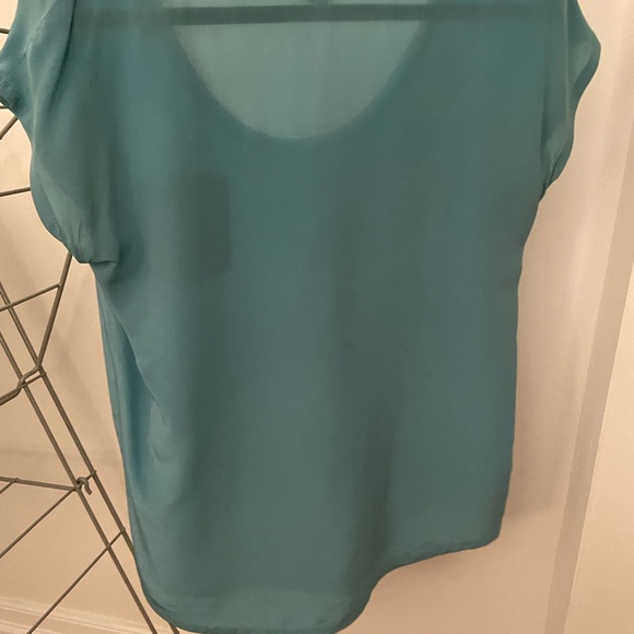 Club Monaco silk blouse with front pocket size small - Picture 2 of 3